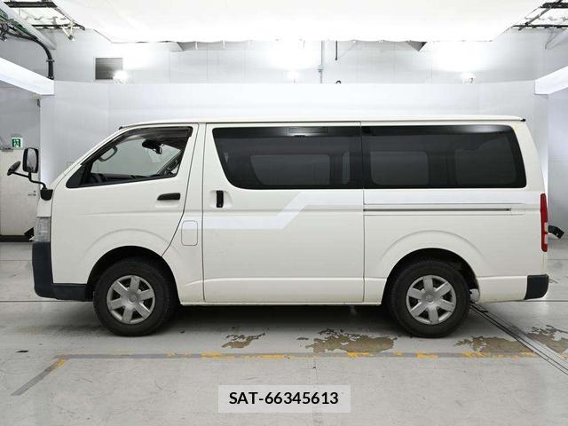 Toyota HIACE VAN 2019-05 7489163-1