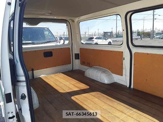 Toyota HIACE VAN 2019-05 7489163-8