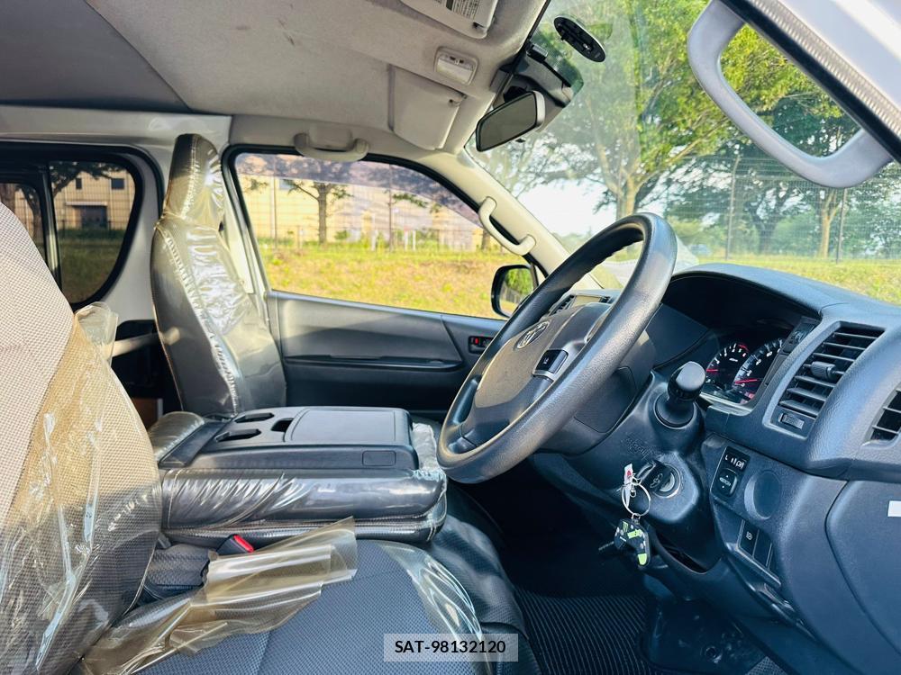 Toyota HIACE VAN 2019 7193936-11