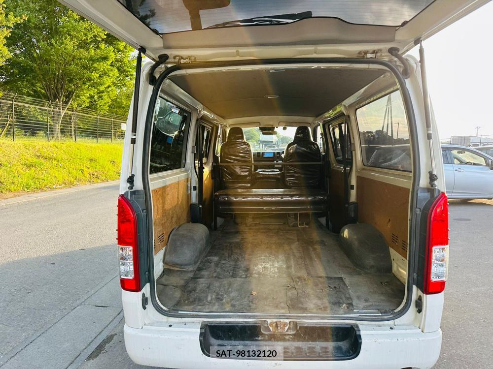 Toyota HIACE VAN 2019 7193936-25
