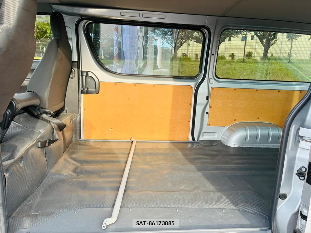 Toyota HIACE VAN 2020 7242602-9