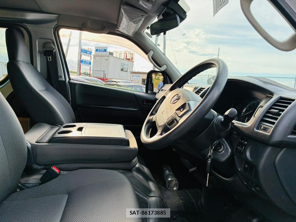 Toyota HIACE VAN 2020 7242602-11
