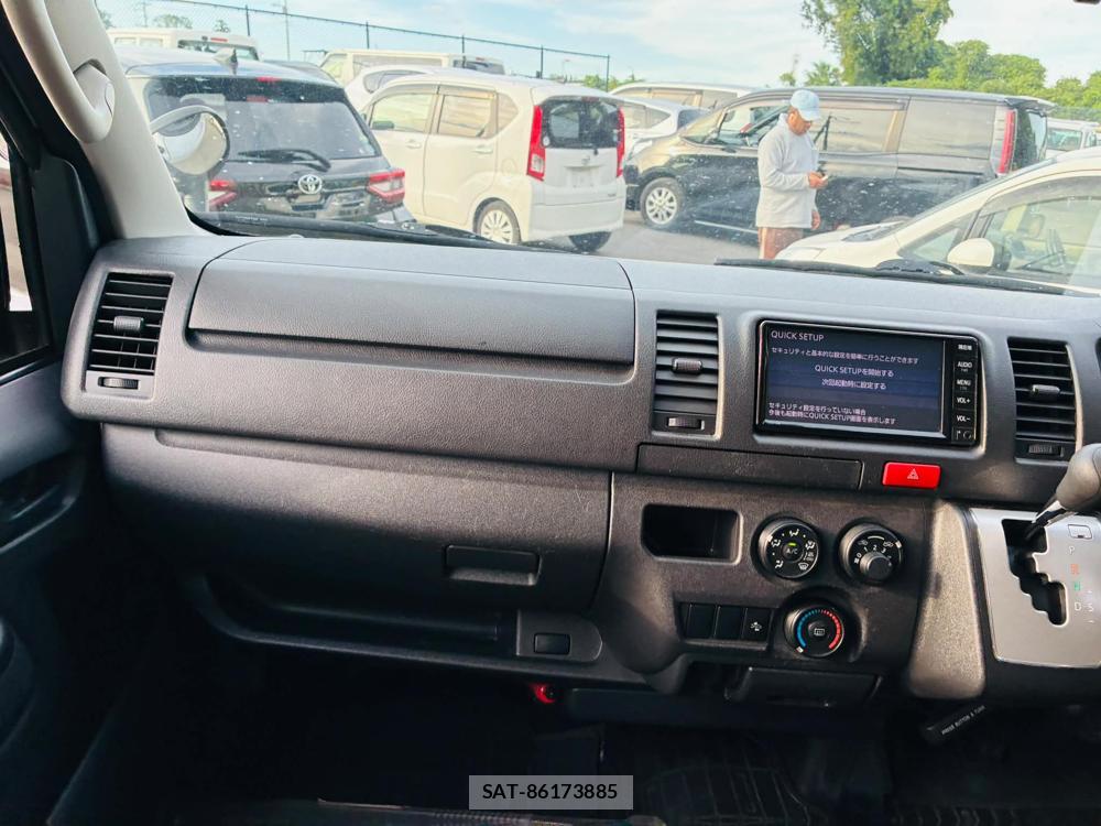 Toyota HIACE VAN 2020 7242602-17