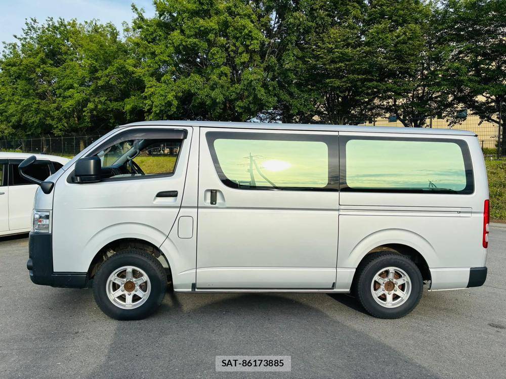 Toyota HIACE VAN 2020 7242602-1