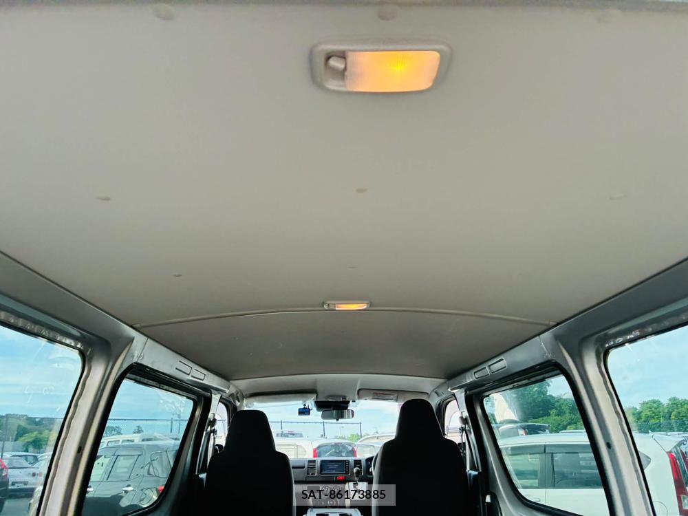 Toyota HIACE VAN 2020 7242602-24