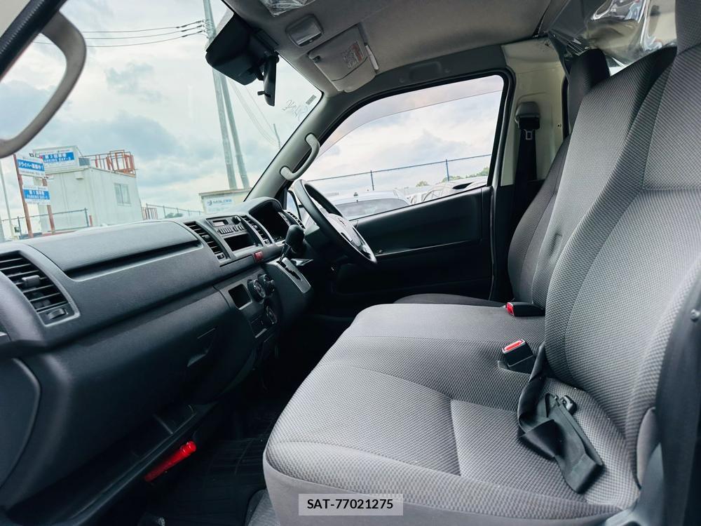 Toyota HIACE VAN 2020 7193938-10