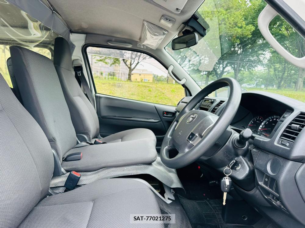 Toyota HIACE VAN 2020 7193938-11