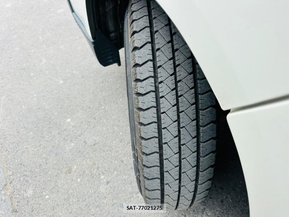 Toyota HIACE VAN 2020 7193938-32