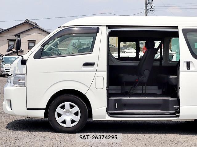 Toyota HIACE VAN 2016-10 7500821-9