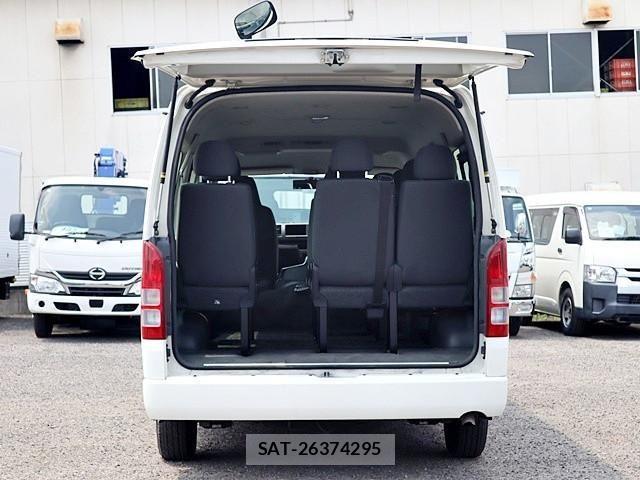 Toyota HIACE VAN 2016-10 7500821-10