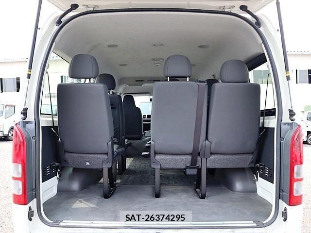 Toyota HIACE VAN 2016-10 7500821-11
