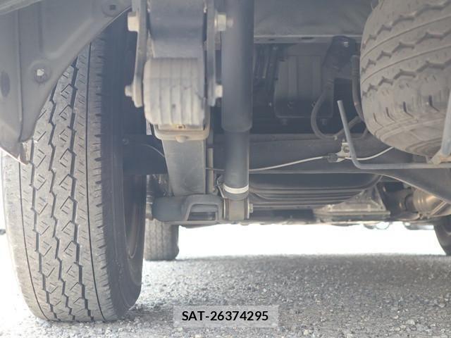 Toyota HIACE VAN 2016-10 7500821-25