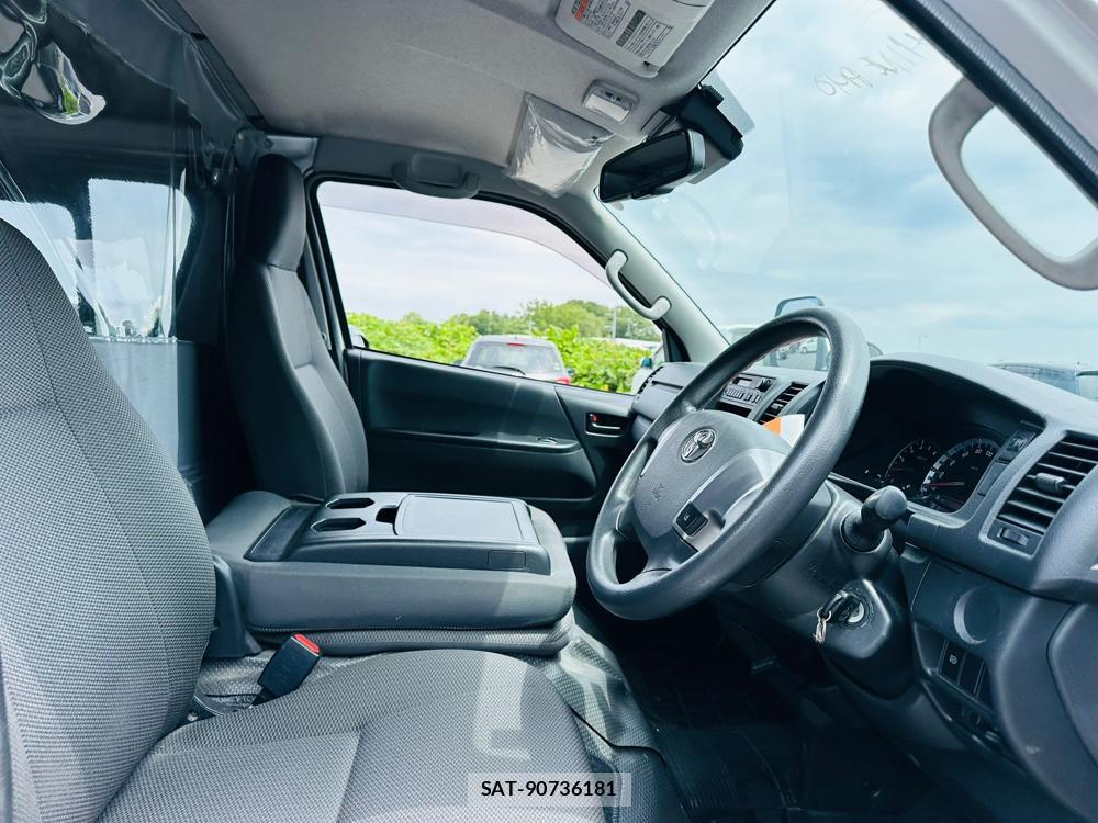 Toyota HIACE VAN 2020 7335620-11