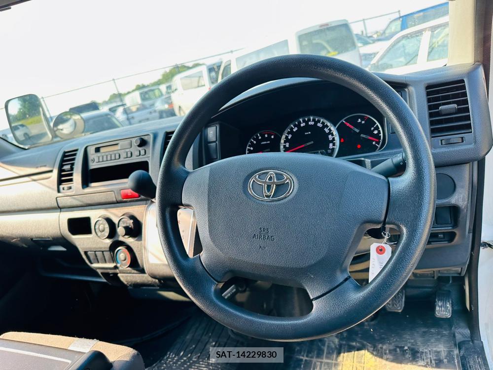 Toyota HIACE VAN 2020 6762415-13