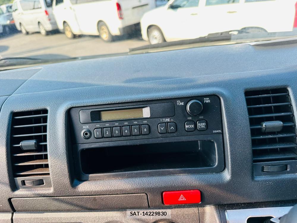 Toyota HIACE VAN 2020 6762415-17