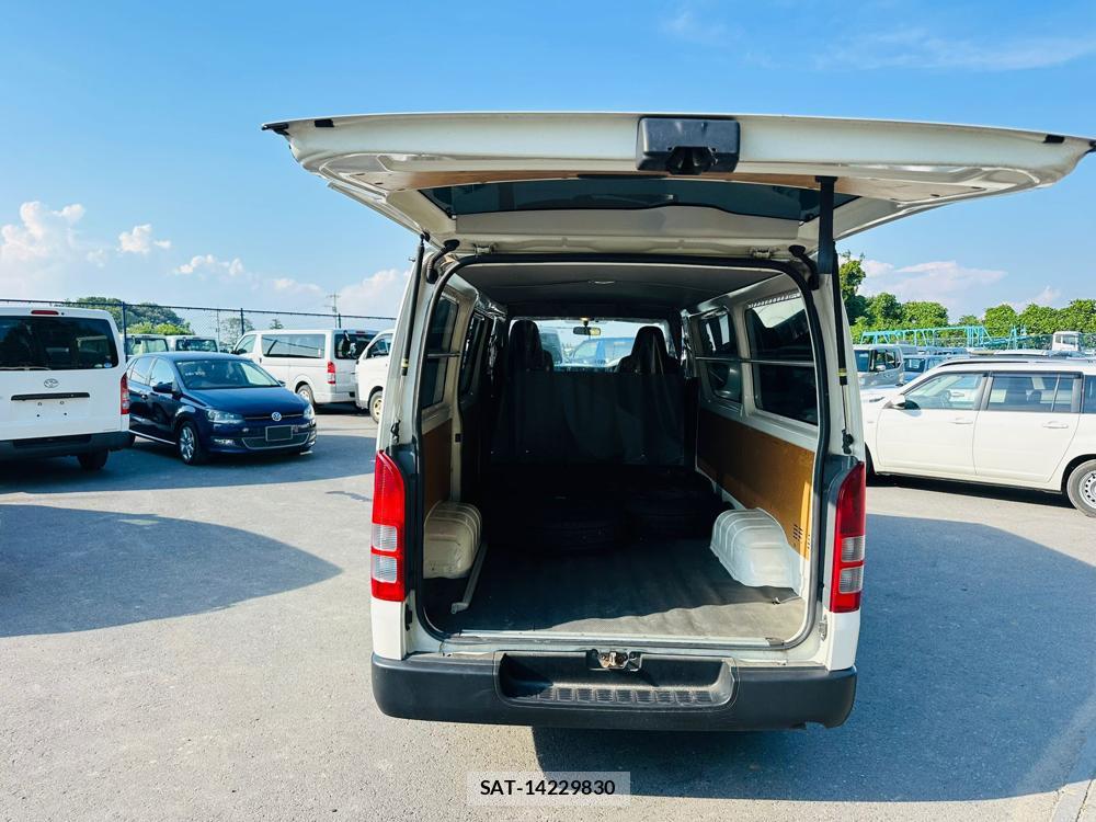 Toyota HIACE VAN 2020 6762415-25
