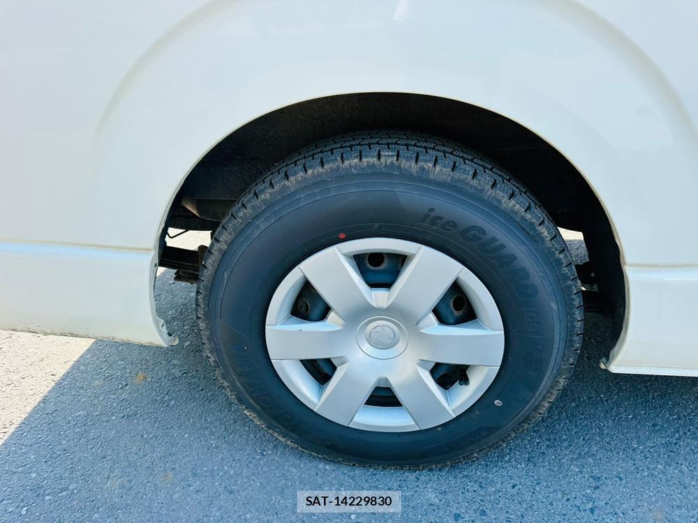 Toyota HIACE VAN 2020 6762415-26
