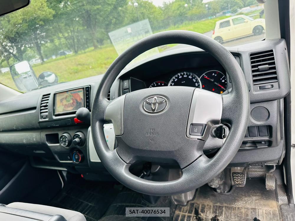 Toyota HIACE VAN 2020-01 7471399-14