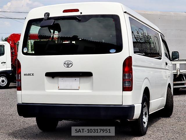 Toyota HIACE VAN 2020-04 7500817-2