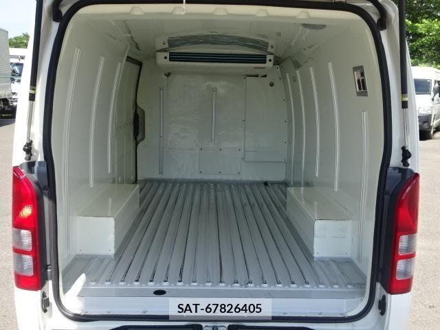 Toyota HIACE VAN 2022-05 7500818-10