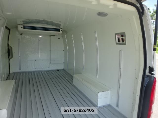 Toyota HIACE VAN 2022-05 7500818-12