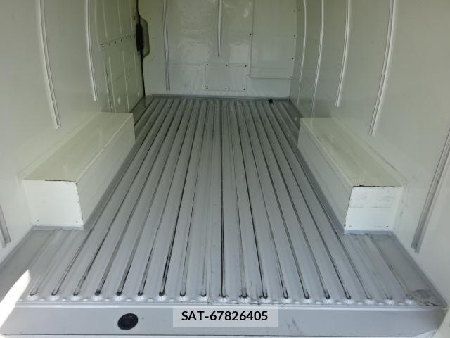 Toyota HIACE VAN 2022-05 7500818-13