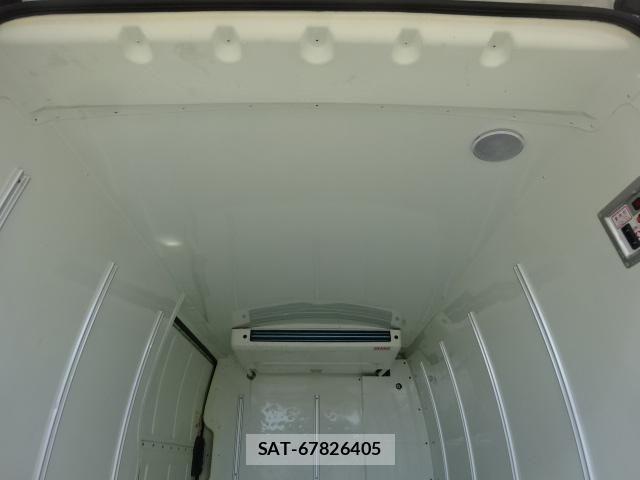 Toyota HIACE VAN 2022-05 7500818-14