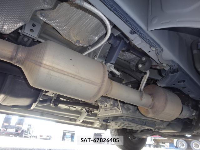 Toyota HIACE VAN 2022-05 7500818-24