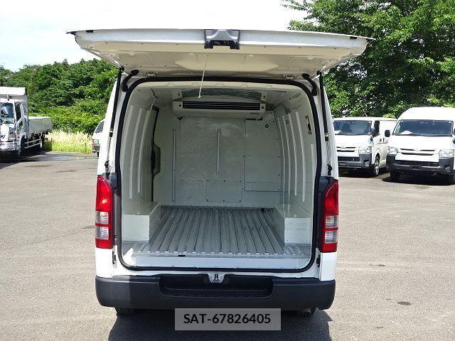 Toyota HIACE VAN 2022-05 7500818-8