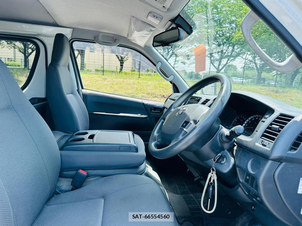Toyota HIACE VAN 2020-05 7534251-11