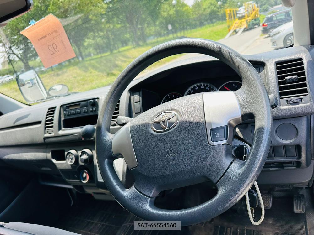 Toyota HIACE VAN 2020-05 7534251-14