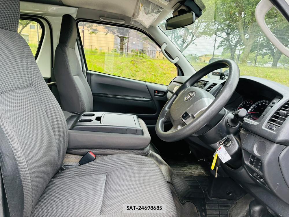 Toyota HIACE VAN 2019 7335630-11