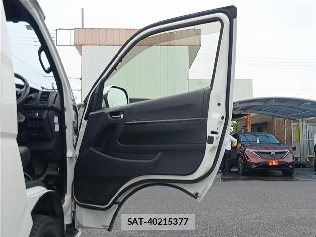 Toyota HIACE VAN 2020-01 7616908-25