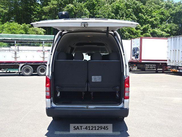 Toyota HIACE VAN 2021-06 7616906-9