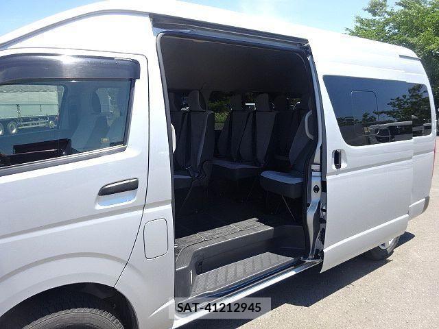 Toyota HIACE VAN 2021-06 7616906-11