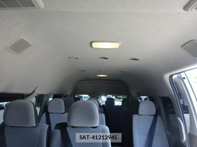 Toyota HIACE VAN 2021-06 7616906-14