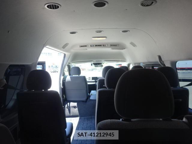 Toyota HIACE VAN 2021-06 7616906-20