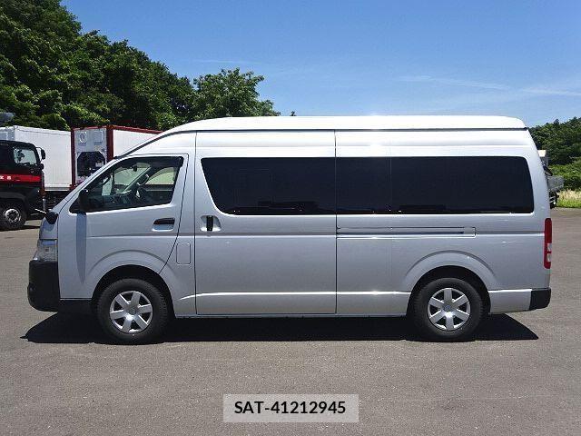 Toyota HIACE VAN 2021-06 7616906-3
