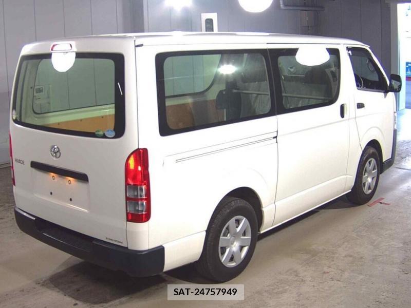 Toyota HIACE VAN 2020-11 7613288-1