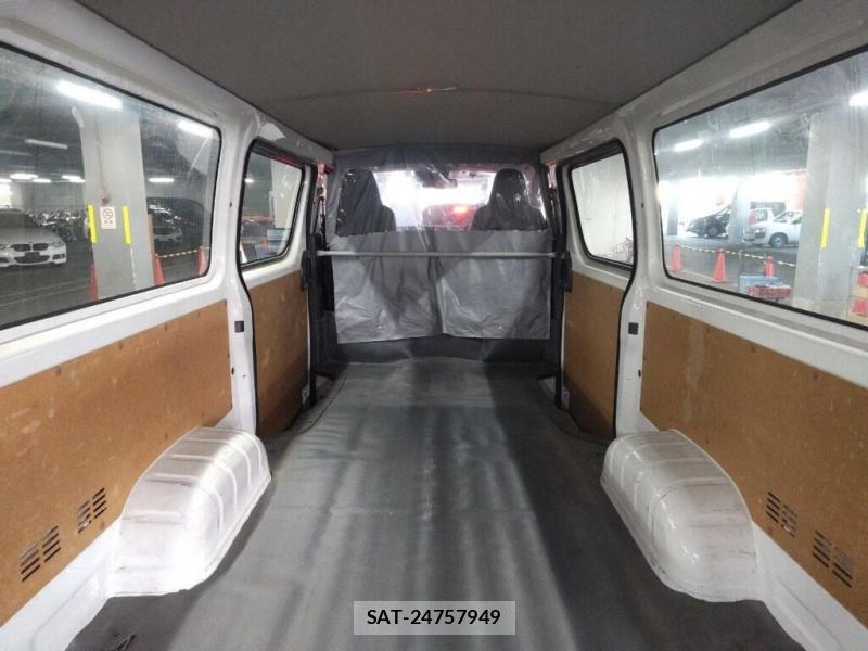 Toyota HIACE VAN 2020-11 7613288-4