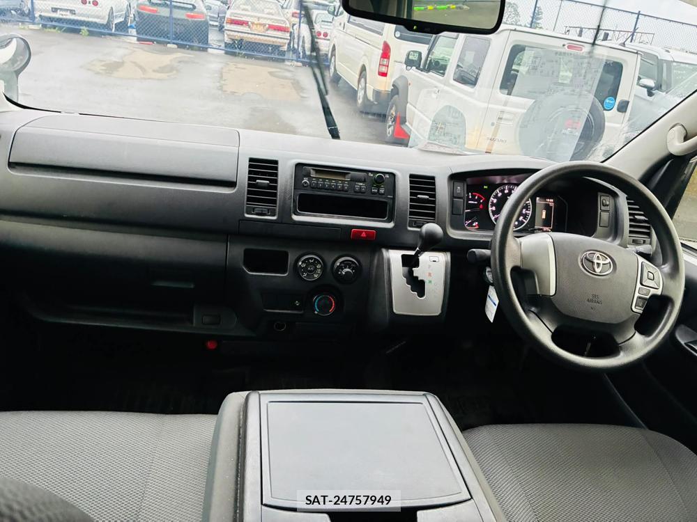 Toyota HIACE VAN 2020-11 7613288-12