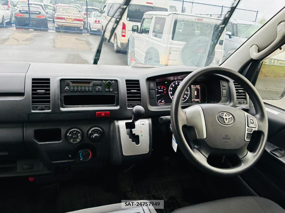 Toyota HIACE VAN 2020-11 7613288-13