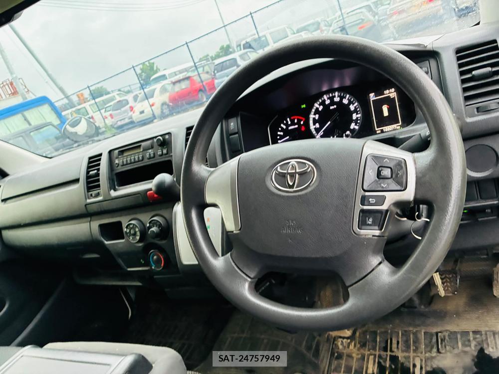 Toyota HIACE VAN 2020-11 7613288-14