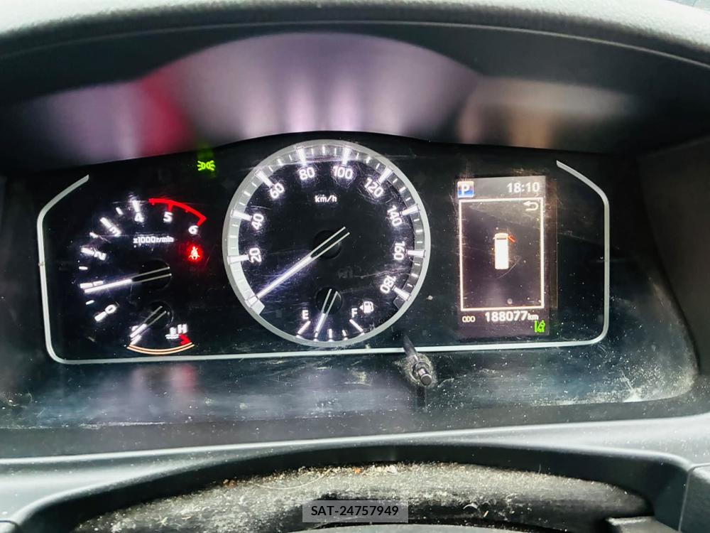 Toyota HIACE VAN 2020-11 7613288-15