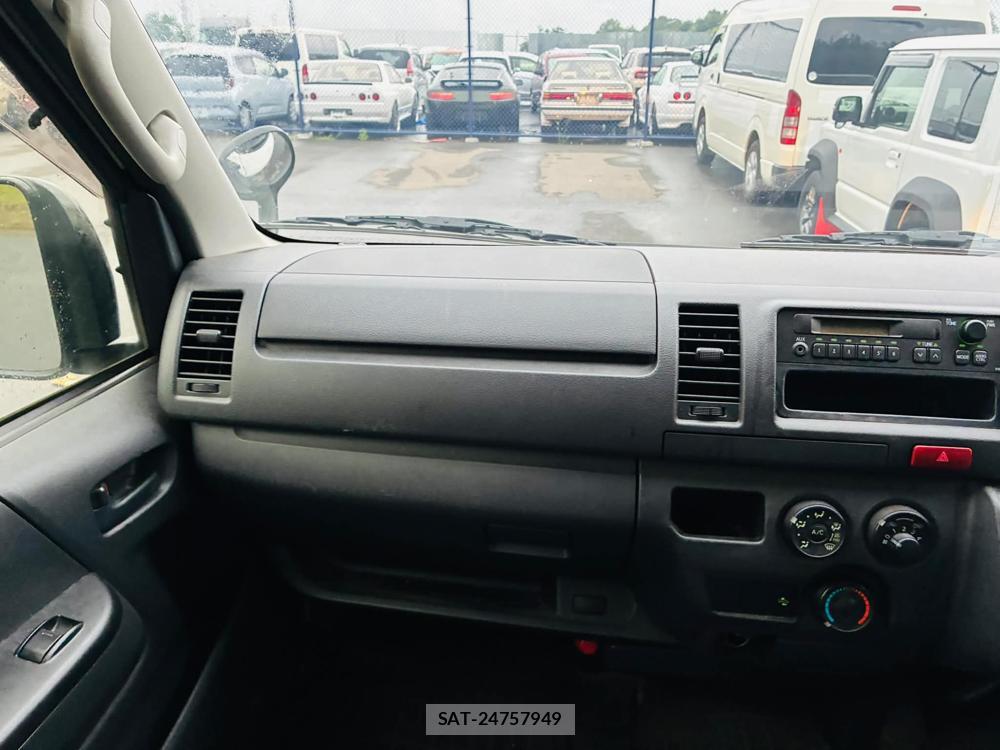 Toyota HIACE VAN 2020-11 7613288-17
