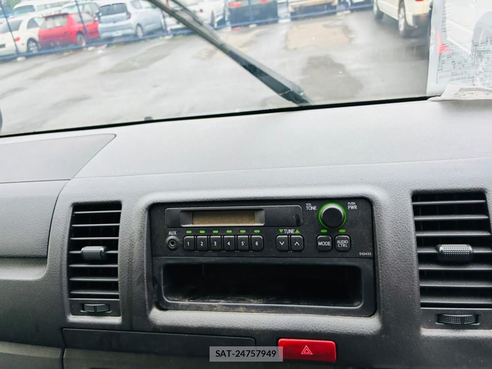 Toyota HIACE VAN 2020-11 7613288-18