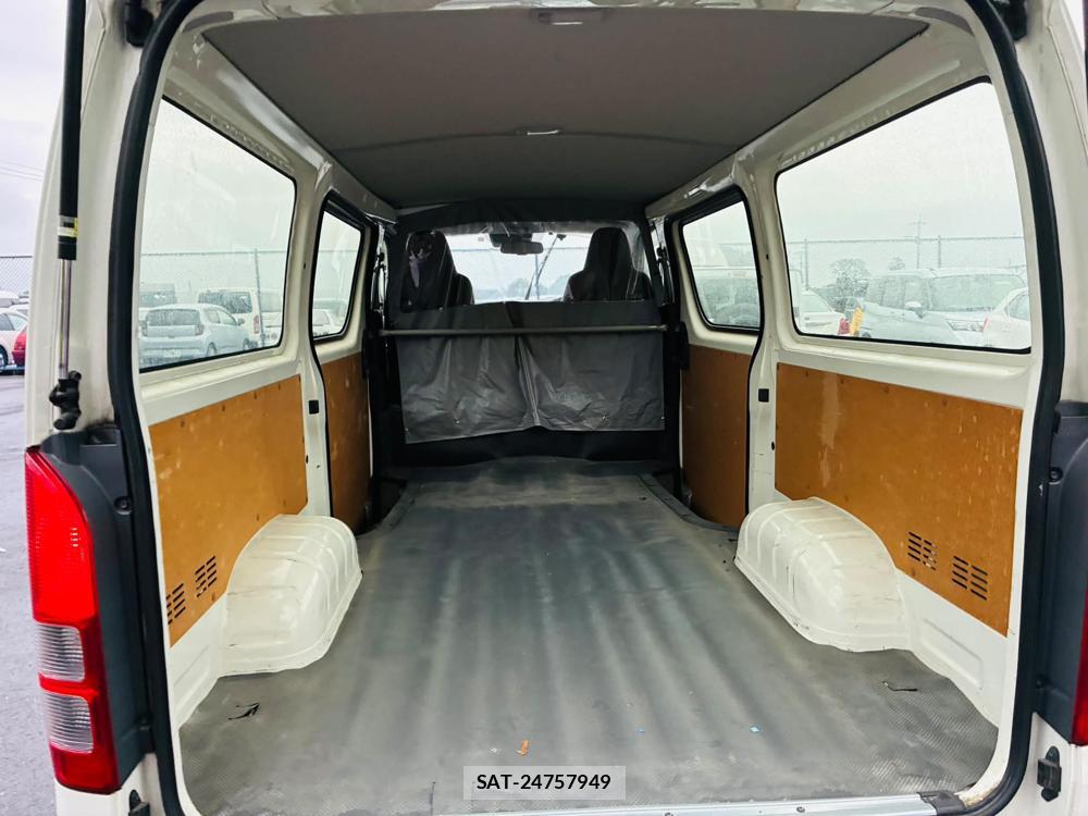 Toyota HIACE VAN 2020-11 7613288-25
