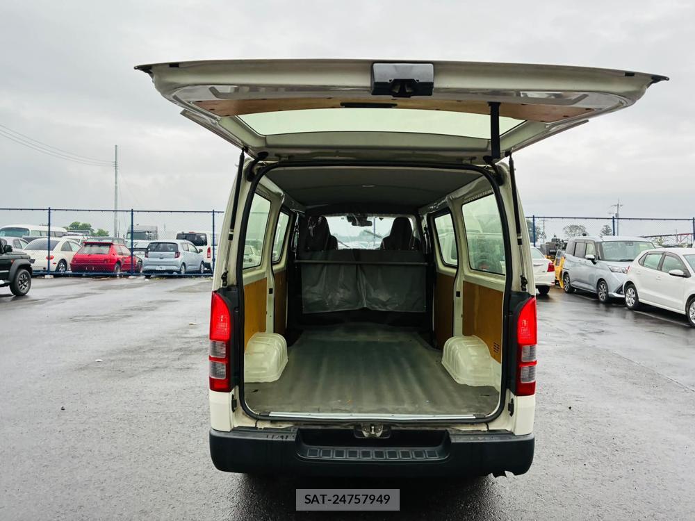 Toyota HIACE VAN 2020-11 7613288-26