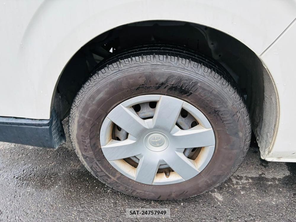 Toyota HIACE VAN 2020-11 7613288-29