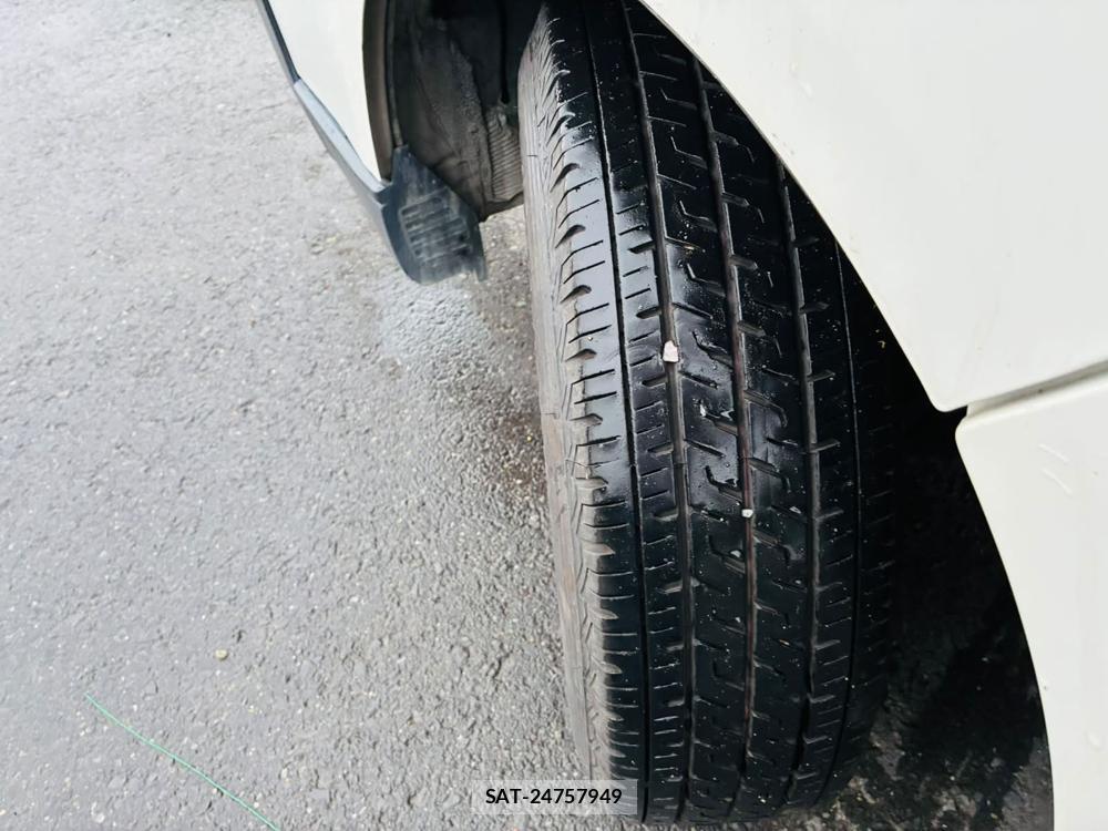 Toyota HIACE VAN 2020-11 7613288-31